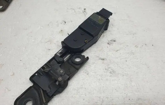 Audi A6 S6 C6 4F Tailgate/trunk/boot lift motor 4F9827383A