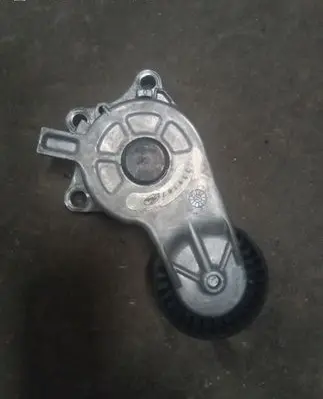 Peugeot 3008 I Generator/alternator belt tensioner E5082A111560B
