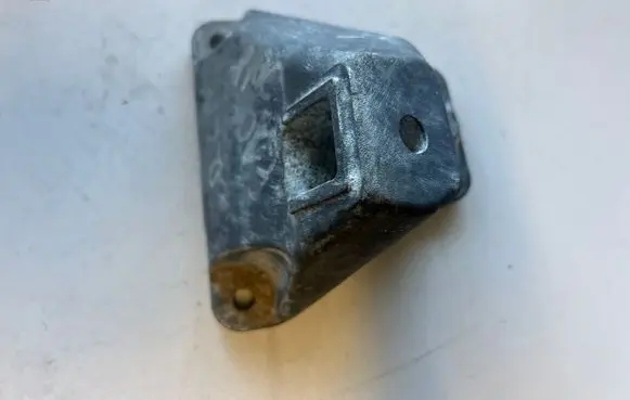BMW 5 F10 F11 Engine mounting bracket 6781242
