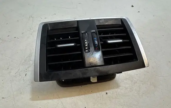 BMW 4 F32 F33 Rear air vent grill 933367502 0095 0959802