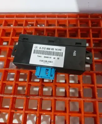 Mercedes-Benz E W212 Air suspension control unit module (rear) A2129006514 00406119