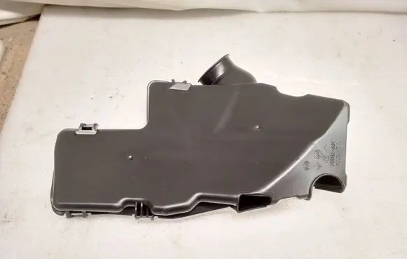 Lexus LS 460 - 600H Fuse box cover 8266350091