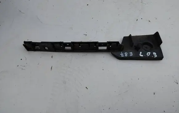 BMW 1 E81 E87 Fender mounting bracket