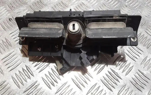 Tailgate/trunk/boot lock/catch/latch