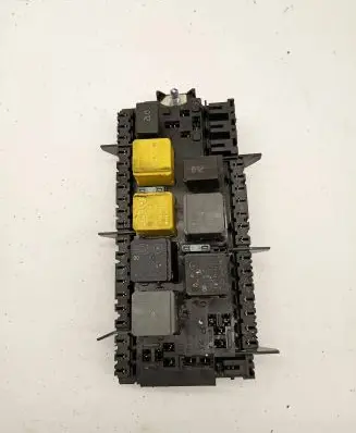 Mercedes-Benz GLE (W166 - C292) Fuse module A1669068201 3954049 YAP3586112