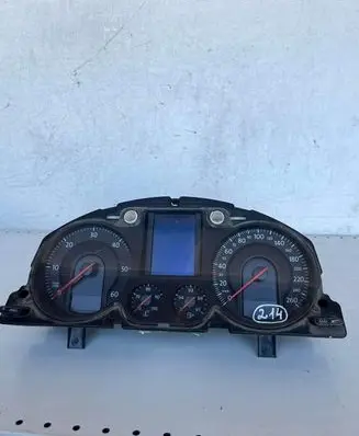 Volkswagen PASSAT B6 Speedometer (instrument cluster) 3C0920870G V0033000