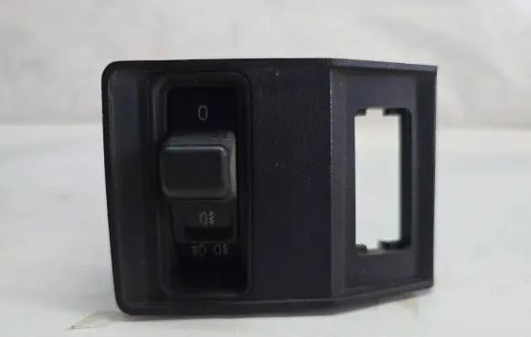 BMW 5 E34 Fog light switch 8110498