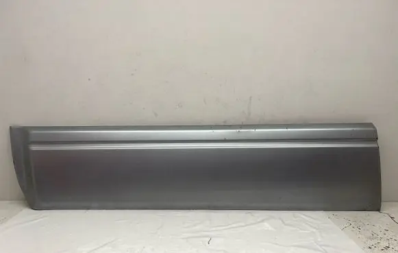 Mitsubishi Pajero Front door trim (molding) MN117287