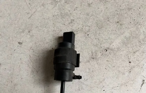 Audi A4 S4 B8 8K Windscreen/windshield washer pump 8K5955647