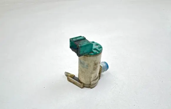 Nissan X-Trail T30 Windscreen/windshield washer pump 2224616A