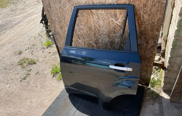 Subaru Forester SH Rear door
