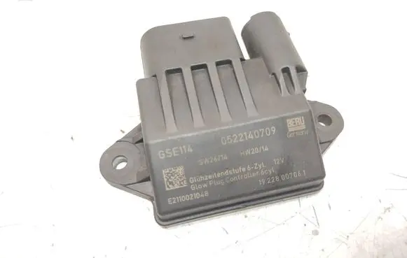 Mercedes-Benz C W203 Glow plug pre-heat relay 0522140709 GSF114 19228007061