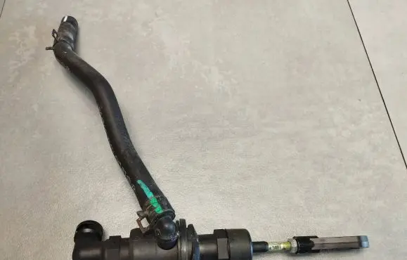 Hyundai ix35 Clutch master cylinder