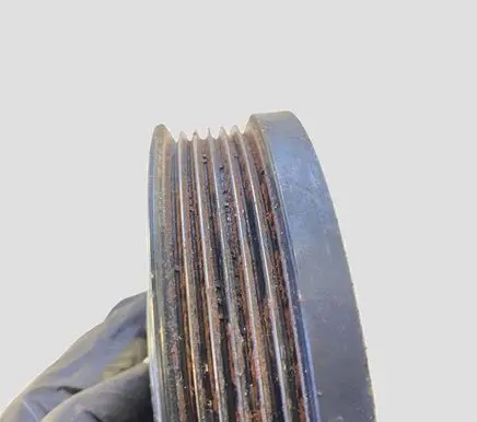 Volkswagen Golf V Crankshaft pulley 03G105243