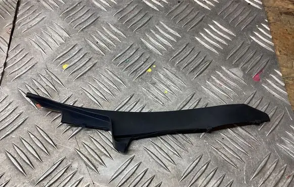 Toyota Corolla Verso AR10 Fender end trim 538230F010