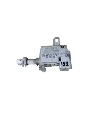 Volkswagen PASSAT B5 Central locking motor 1J6810773A