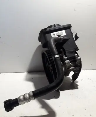 BMW X3 E83 Power steering pump 7692974536