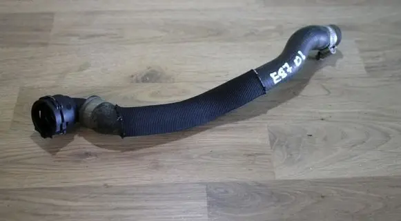 BMW 1 E81 E87 Engine coolant pipe/hose 6928591
