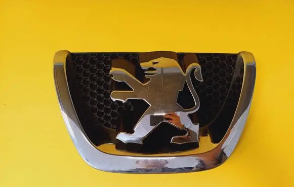 Peugeot 207 Front grill 9649670480