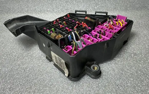 Audi A4 S4 B5 8D Fuse box set 8D1941824