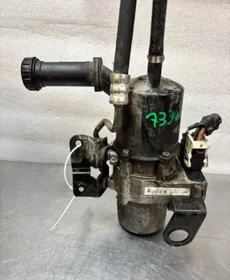 Citroen C4 I Picasso Power steering pump 9811789480