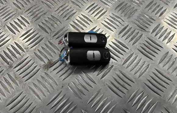 Mazda 2 Ignition key/card PU15632
