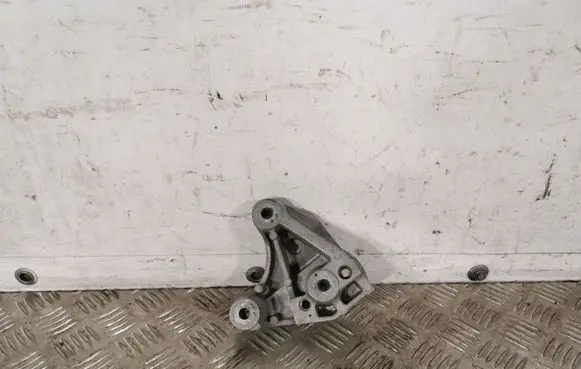 Opel Crossland X Gearbox mounting bracket 9684812280