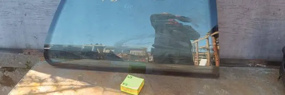 Volkswagen Golf IV Rear door window glass 1212123