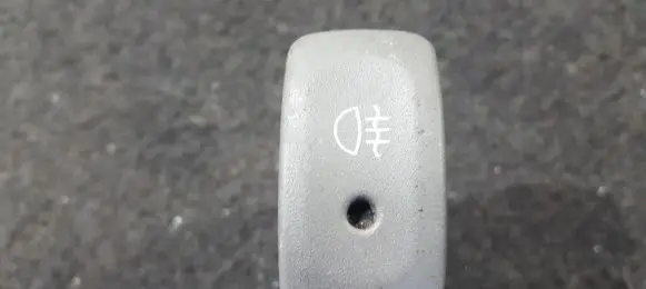 Nissan Micra Fog light switch 065251