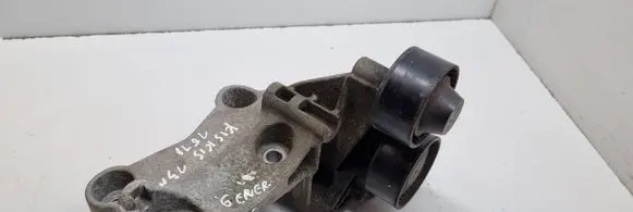 Nissan Qashqai Generator/alternator bracket 117102017R