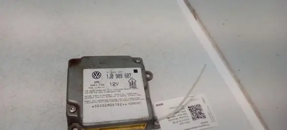 Volkswagen PASSAT B5 Airbag control unit/module 1J0909607 5WK4199