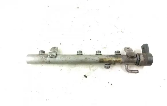 Mercedes-Benz E W211 Fuel main line pipe 6420700495 6110780449