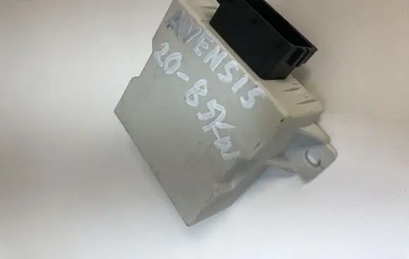 Toyota Avensis T250 Window wiper relay 150696 PA66GF15