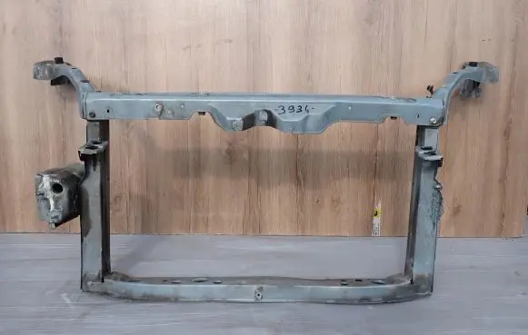 Toyota Yaris Front bodywork piece 