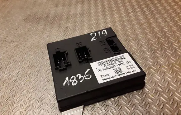 Mercedes-Benz CLS C219 Central body control module 2115456632 A2115456632