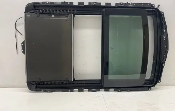 BMW 5 F10 F11 Sunroof glass 7237960 5496922071