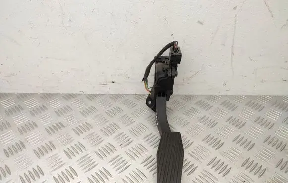 Opel Zafira C Accelerator throttle pedal 13253781