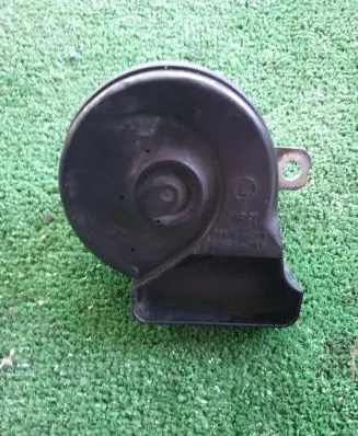 Skoda Octavia Mk3 (5E) Horn signal 5Q0951221A