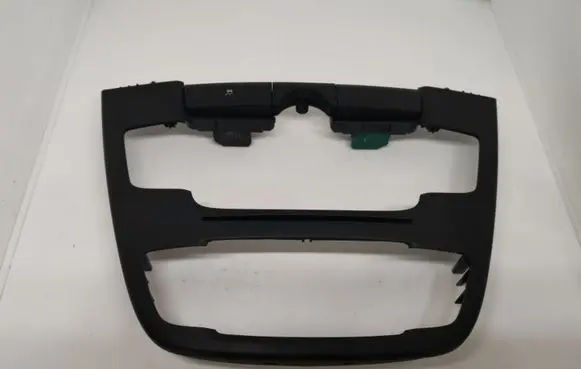 Opel Insignia A Radio/GPS head unit trim 13273253