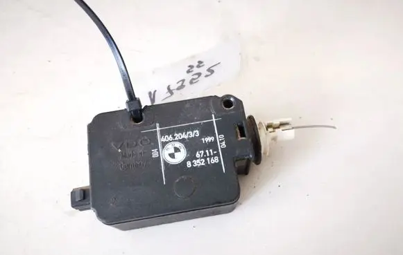 BMW 5 E39 Central locking motor 67118352168 6711-8352168