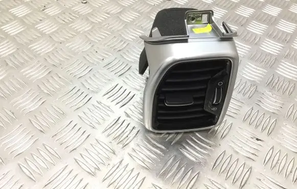 KIA Sportage Dashboard side air vent grill/cover trim 97490F1AA0 97480F1BA0