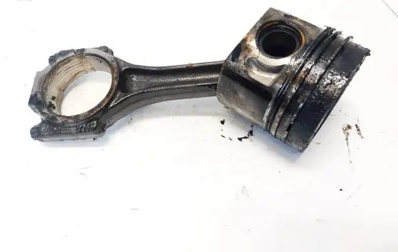Volkswagen PASSAT B5.5 Piston with connecting rod