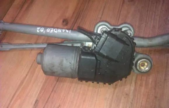 Ford Mondeo Mk III Wiper motor 0390241703