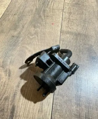 Mercedes-Benz S W220 Turbo solenoid valve a0005450427