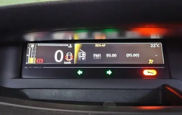 Speedometer (instrument cluster)