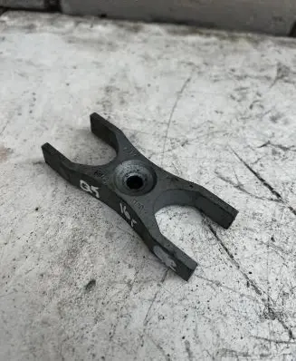 Audi Q5 SQ5 Fuel Injector clamp holder 04L216A