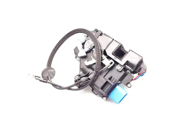 Volkswagen Touran II Front door lock 3D2837016AB