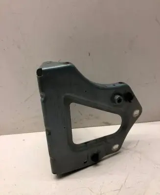 Audi A6 S6 C6 4F Fender mounting bracket 4F0821136A 008S1099