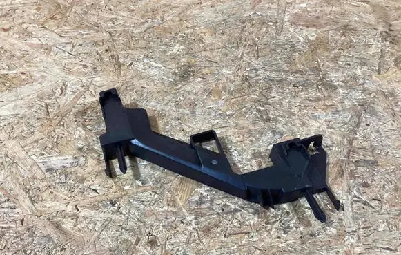 Porsche Panamera (971) Front bumper mounting bracket 971807348