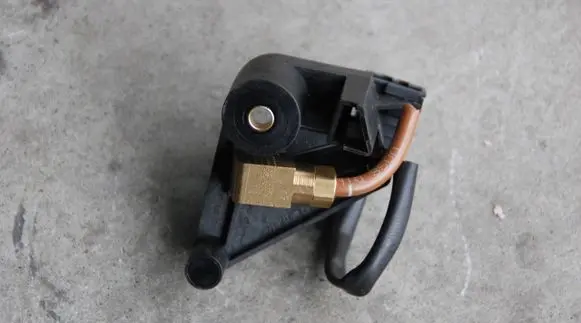 Porsche Cayenne (9PA) Vacuum valve 7L0616751A